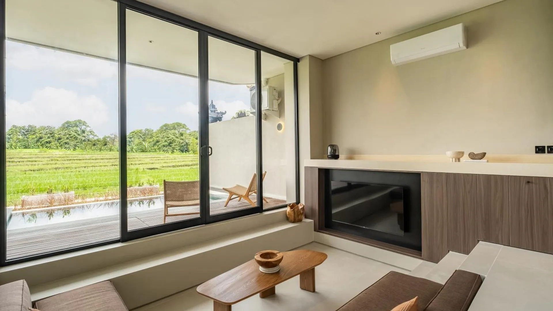 Villa Mesra 2Br Stunning Paddy Fields Views - Canggu Berawa