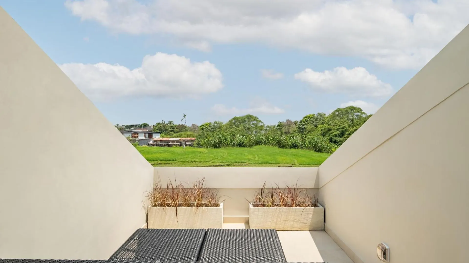 Villa Mesra 2Br Stunning Paddy Fields Views - Canggu Berawa Indonesia