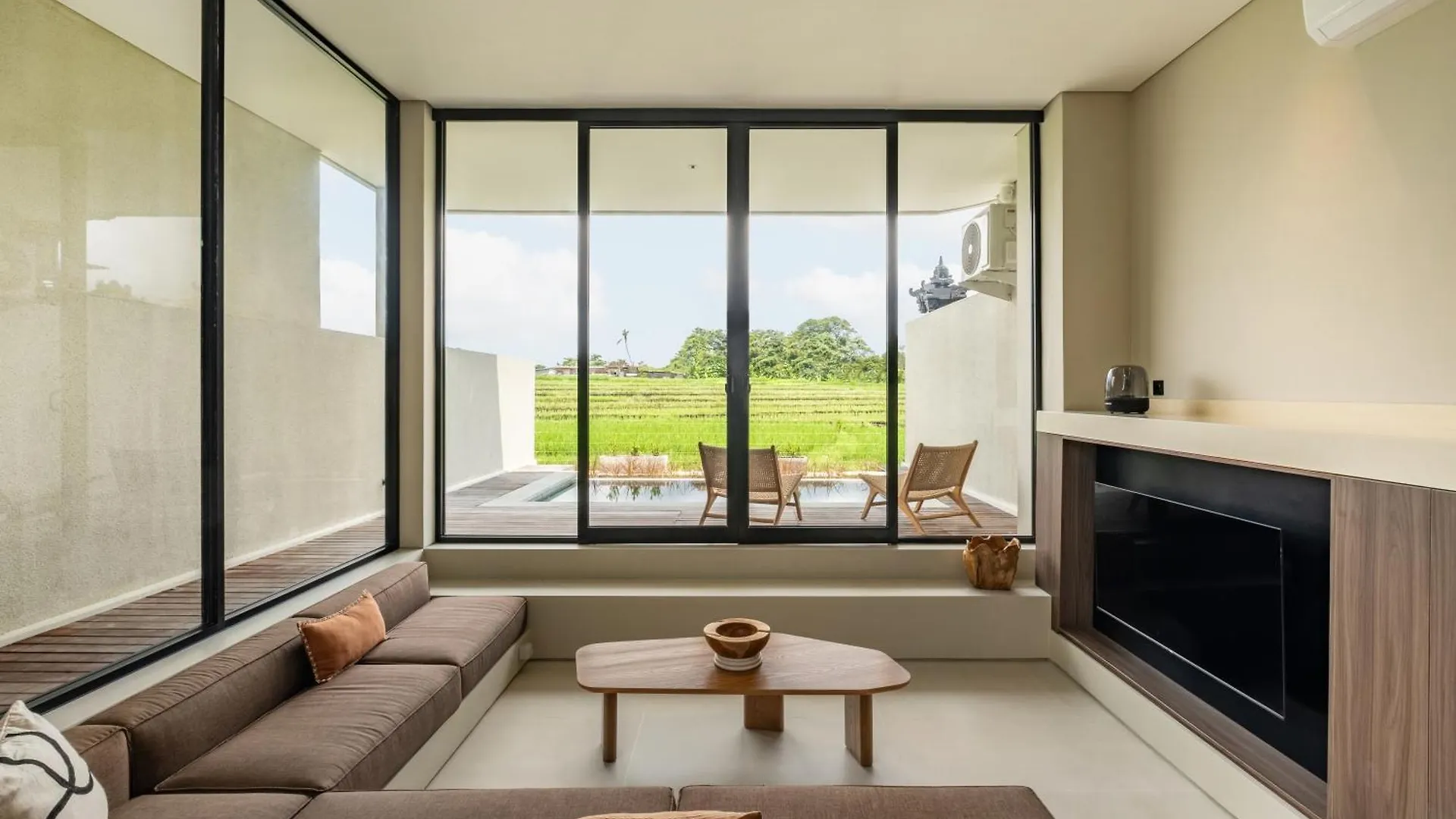 Villa Mesra 2Br Stunning Paddy Fields Views - Canggu Berawa Indonesia
